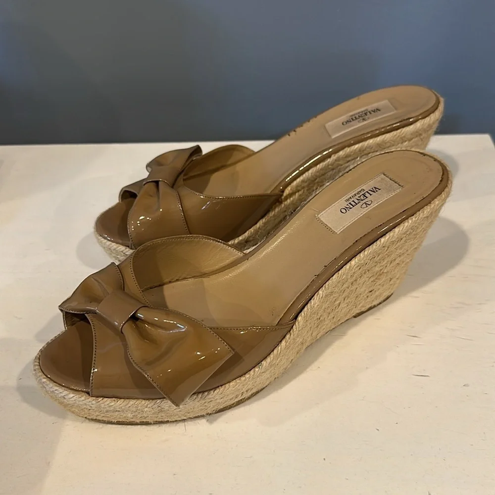Valentino Garavani Patent Leather Espadrilles Size 41 US 9.5